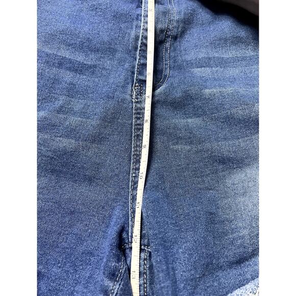 Surprise Jean Shorts Size 5XL with Animal Print Distressing Stretchy - Picture 9 of 10